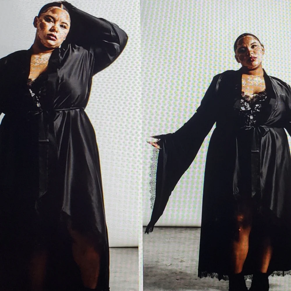 Satin Robe - Picture 3 of 3